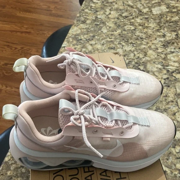 Air Max 2021 - Picture 3 of 3